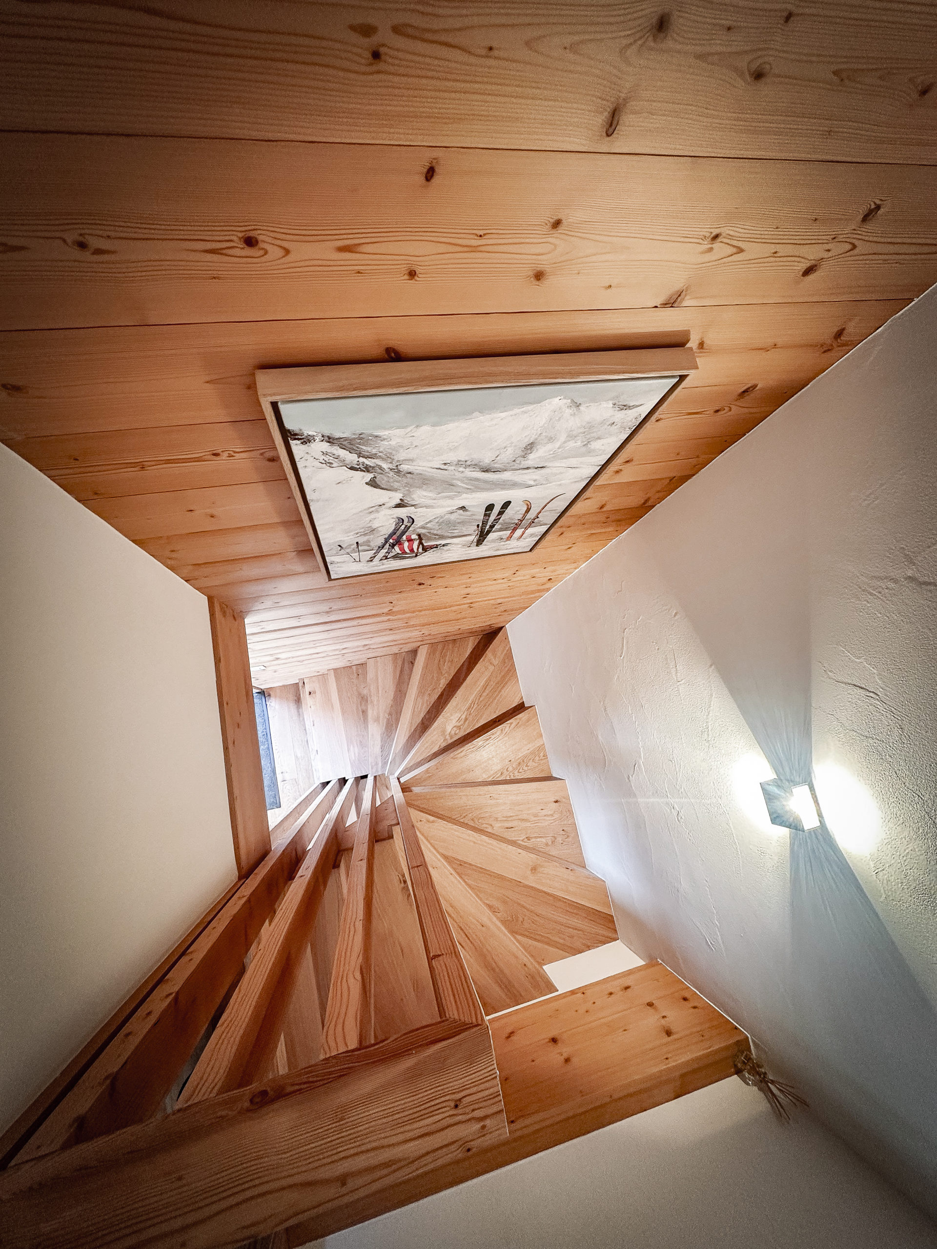 Aménagement et Décoration de chalet - Mezzanine bleu et orange