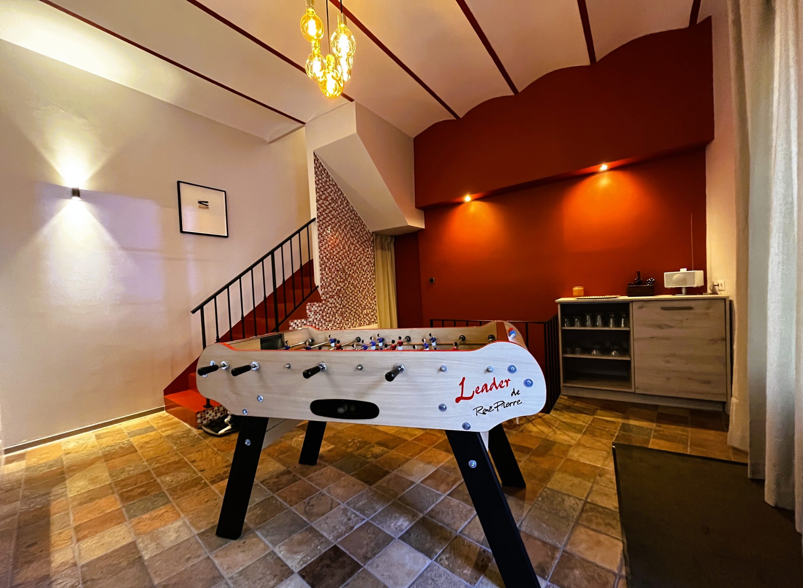 Aménagement et Décoration de chalet - Salon - Cheminée avec photographie de Sébastien Albert (Verbier)